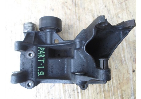кронштейн генератора Peugeot, Citroen 1.9 d, DW8, 9634962980